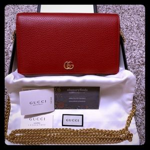 ⛔️SOLD⛔️Authentic Gucci WOC in Deep Red Pebbled